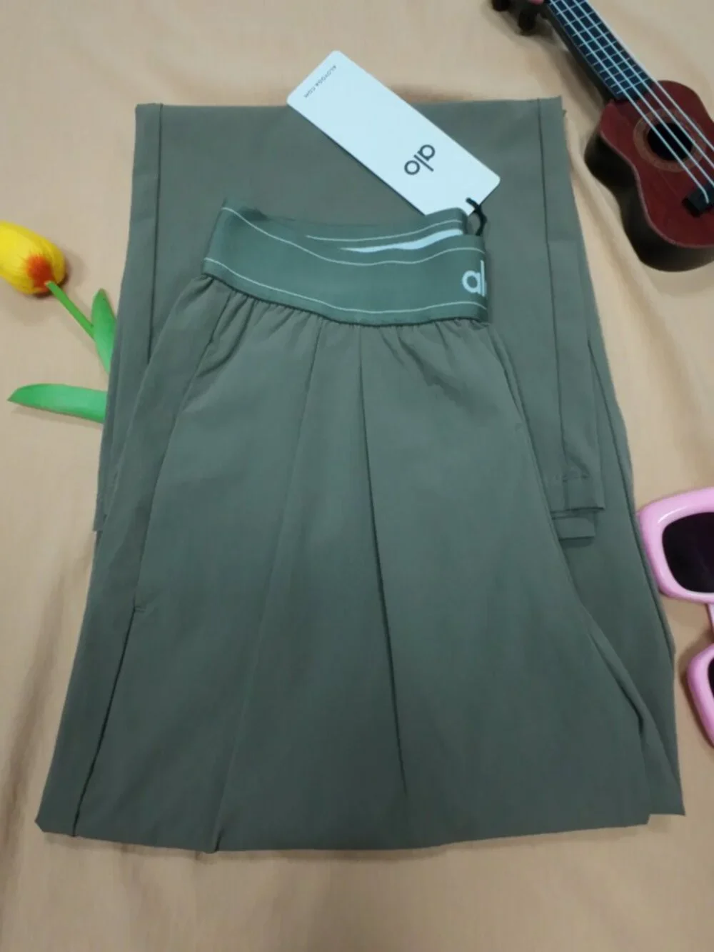 Brand New🧖‍♀️ALO Yoga Olive Suit Up Trouser 30